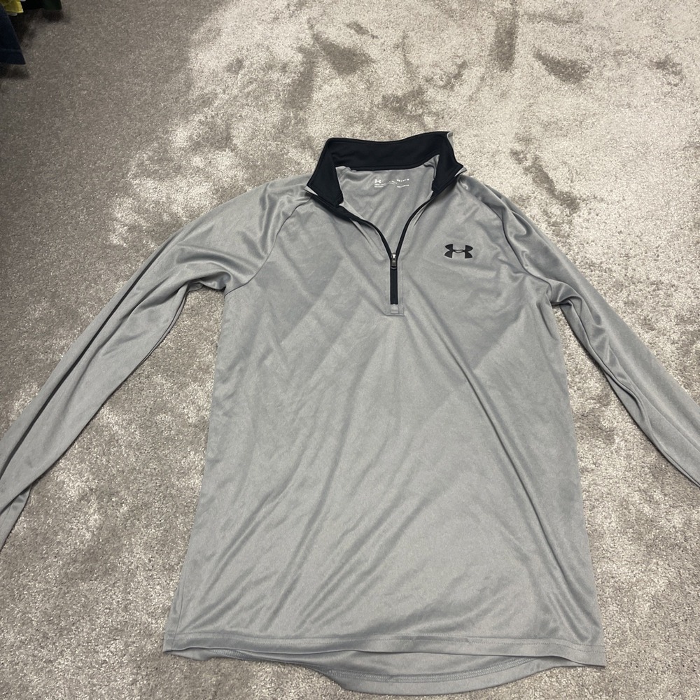 under armour pullover medium mens